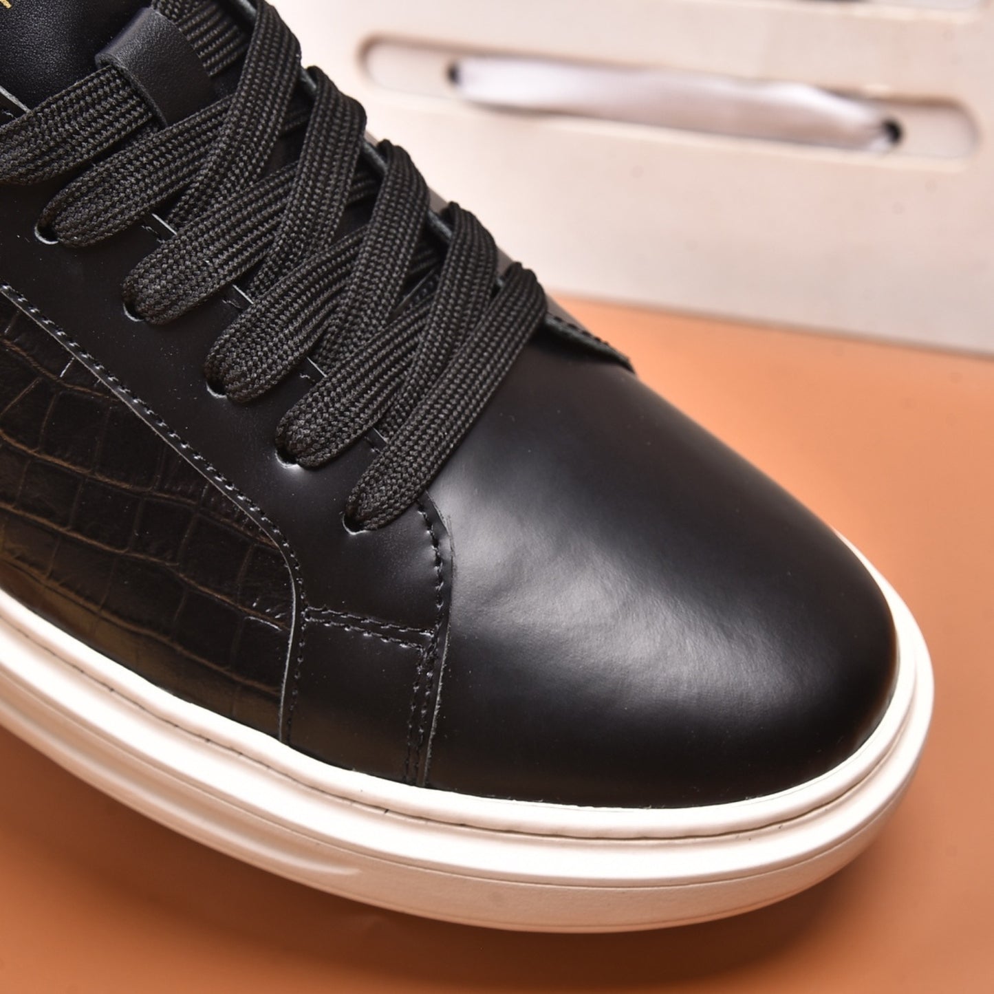 Tênis LV Beverly Hills Couro com detalhes