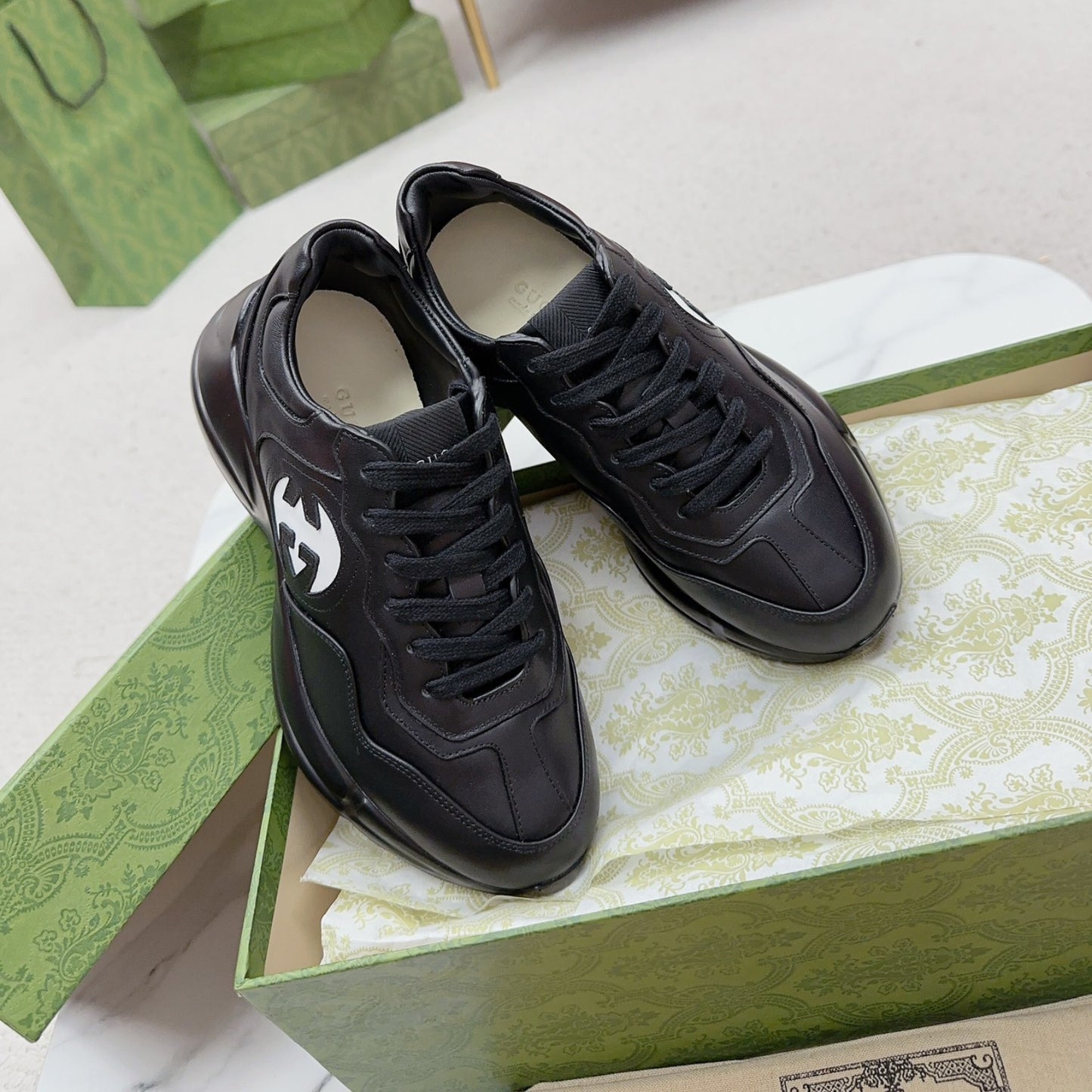 Tenis GG Rhyton Preto Com Logo Branco