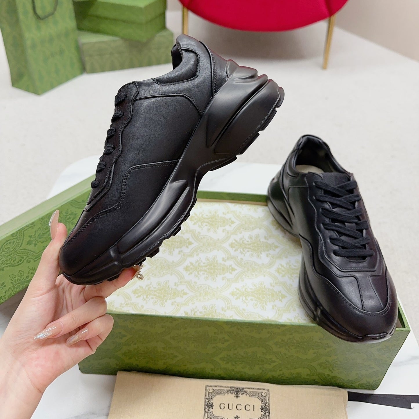 Tenis GG Rhyton Preto Com Logo Branco