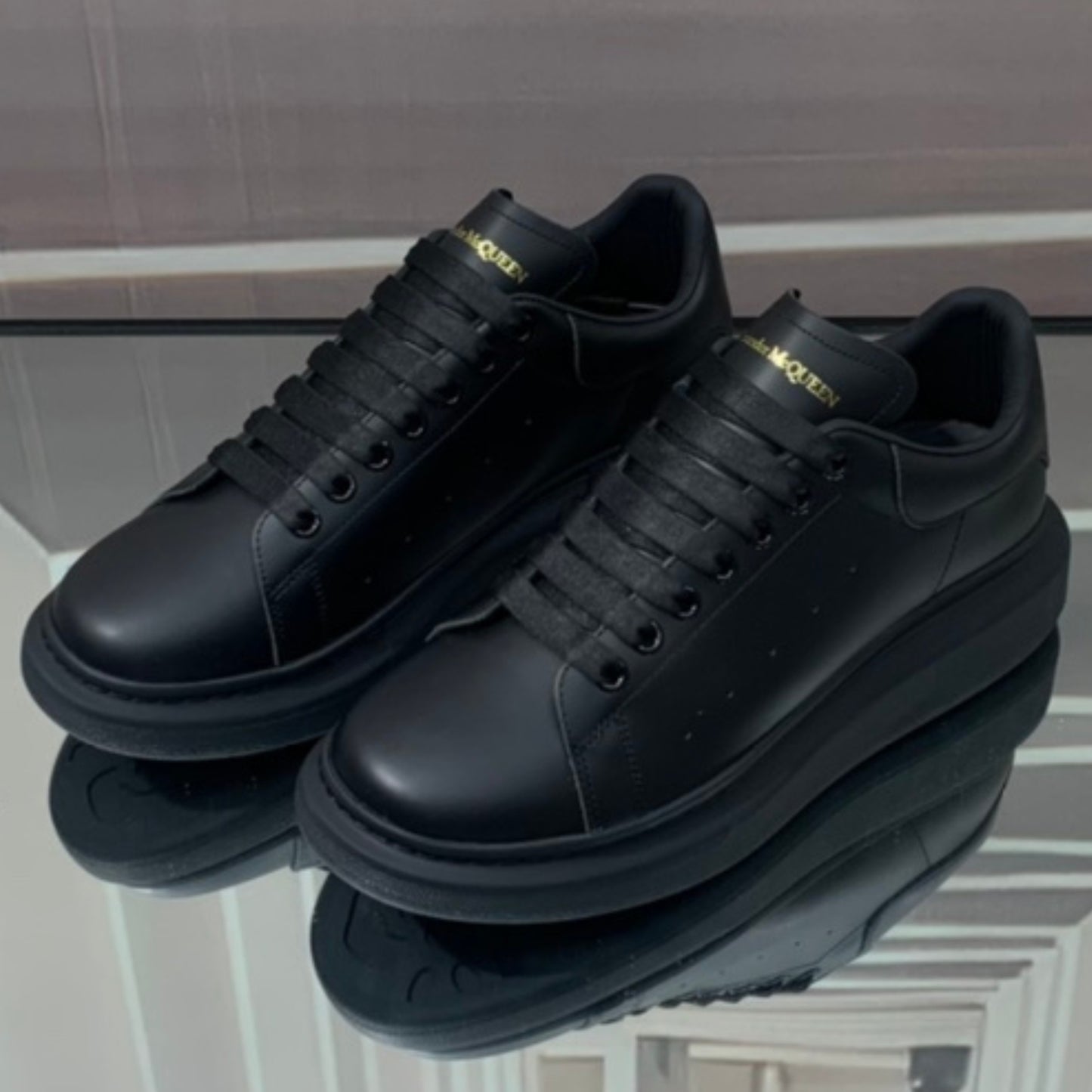 Tênis A Mcq Oversized Couro Preto #3